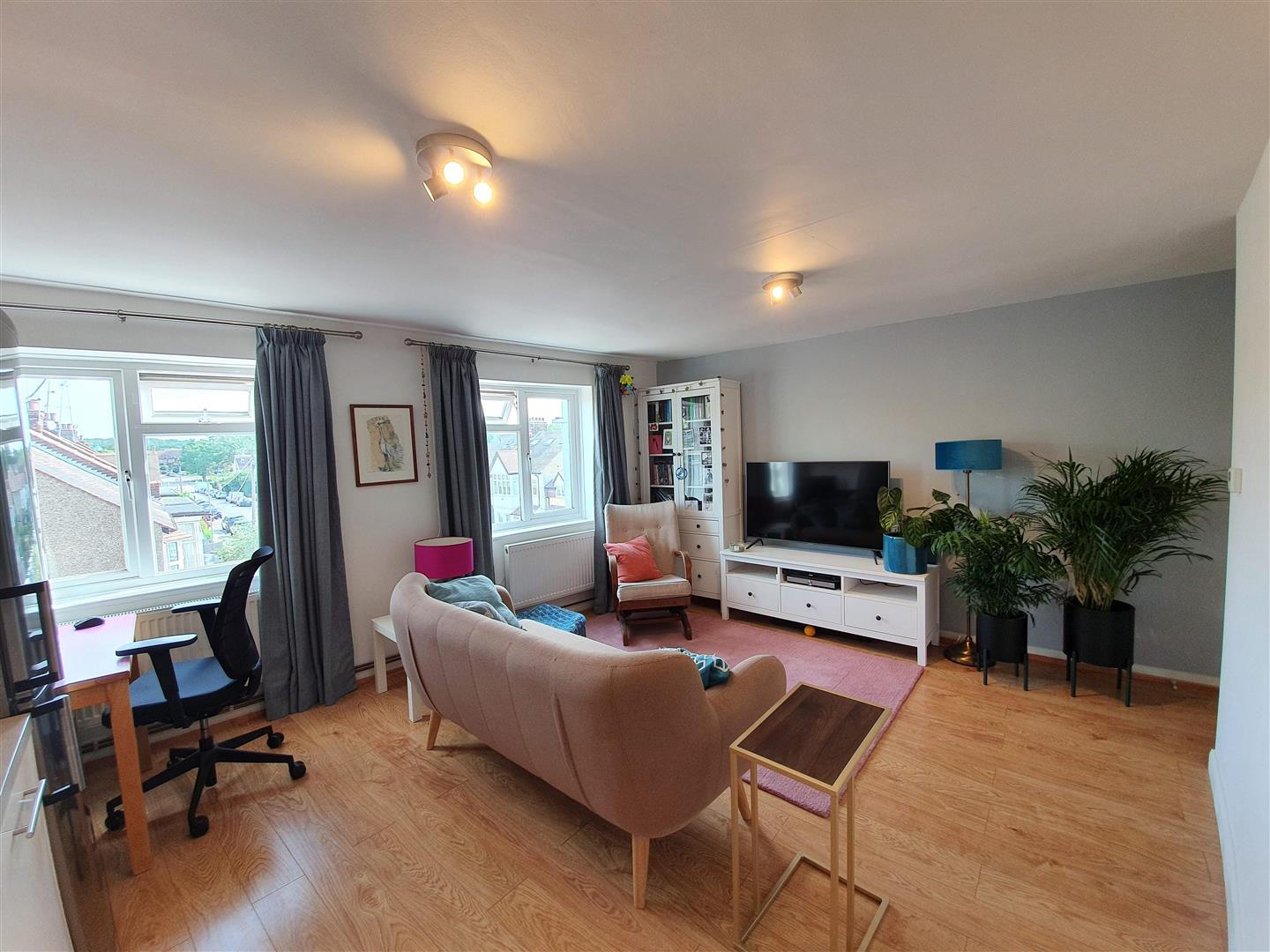 1 bed property in Potters Road, Barnet